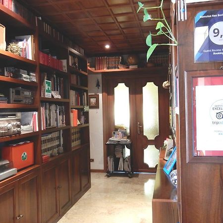 Romulus Rex Hotel Bagian luar foto