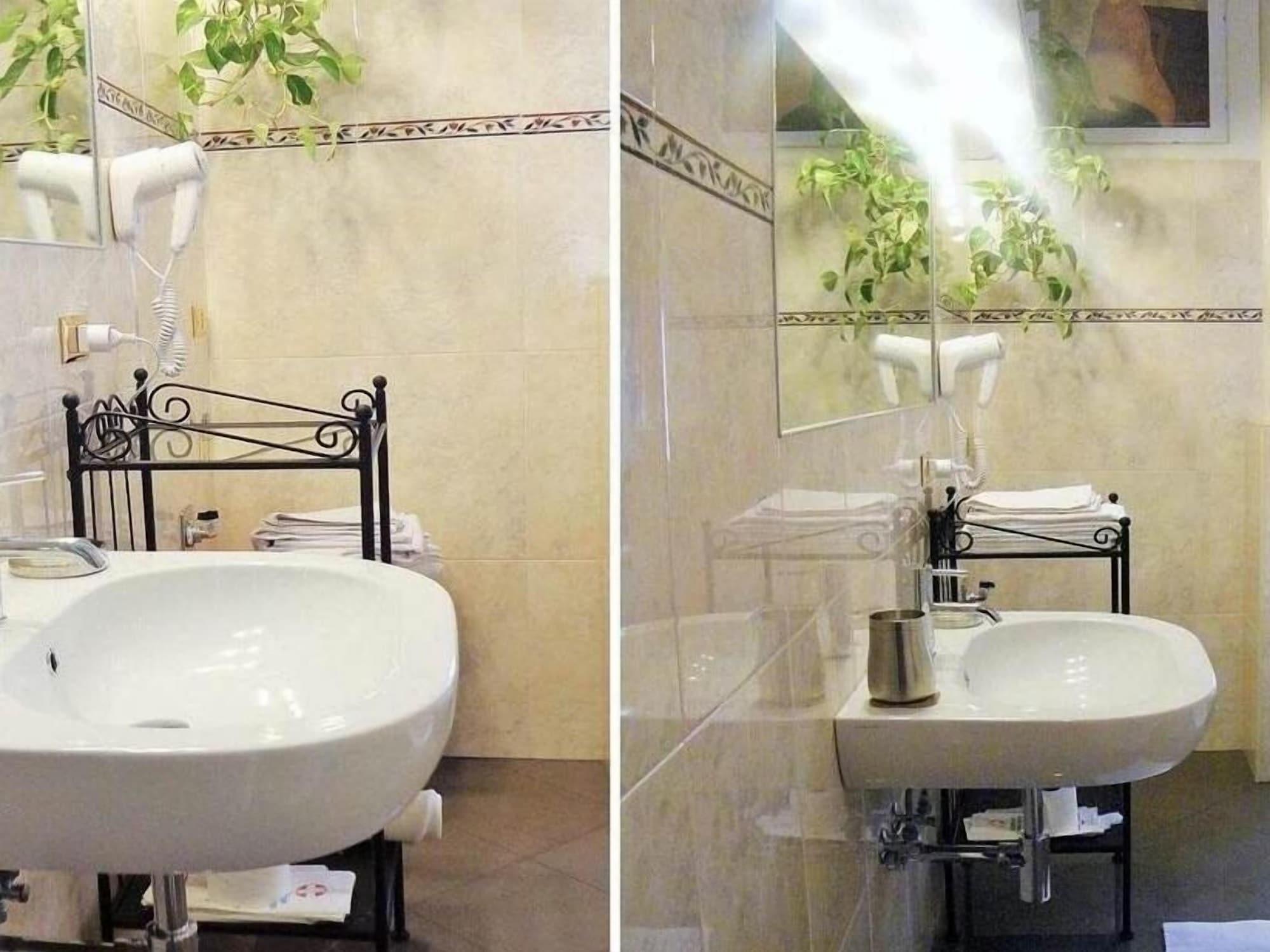 Romulus Rex Hotel Bagian luar foto