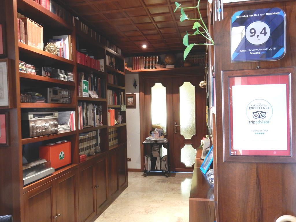 Romulus Rex Hotel Bagian luar foto