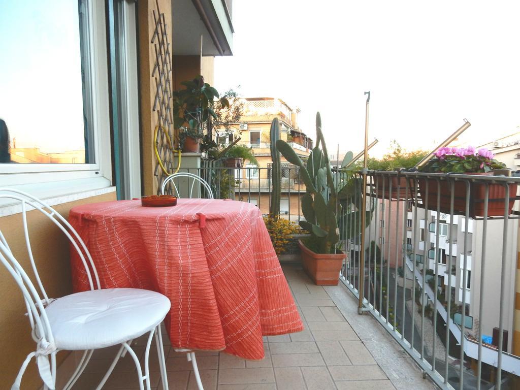 Romulus Rex Hotel Bagian luar foto